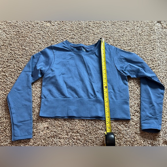 OFFLINE by Aerie Blue Long Sleeve Crop Top - Picture 3 of 4